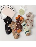 Lot de 5 paires de chaussettes courtes avec motifs de champignons variés.