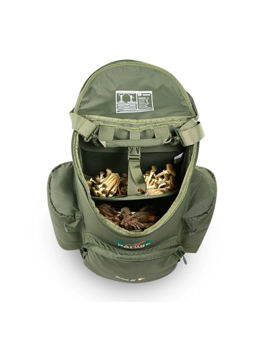 Marsupio Nature 50L mushroom harvesting backpack in green, featuring an ergonomic design and structured frame.
