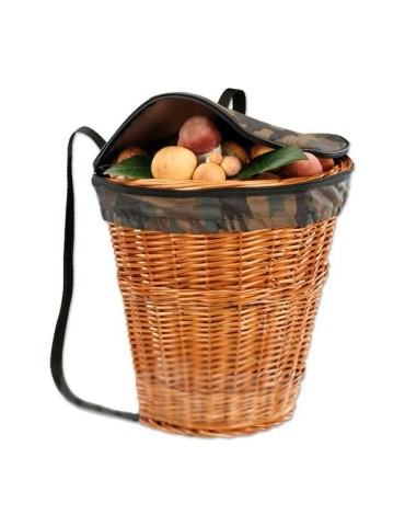 Wicker basket for mushrooms transportable as a backpack.