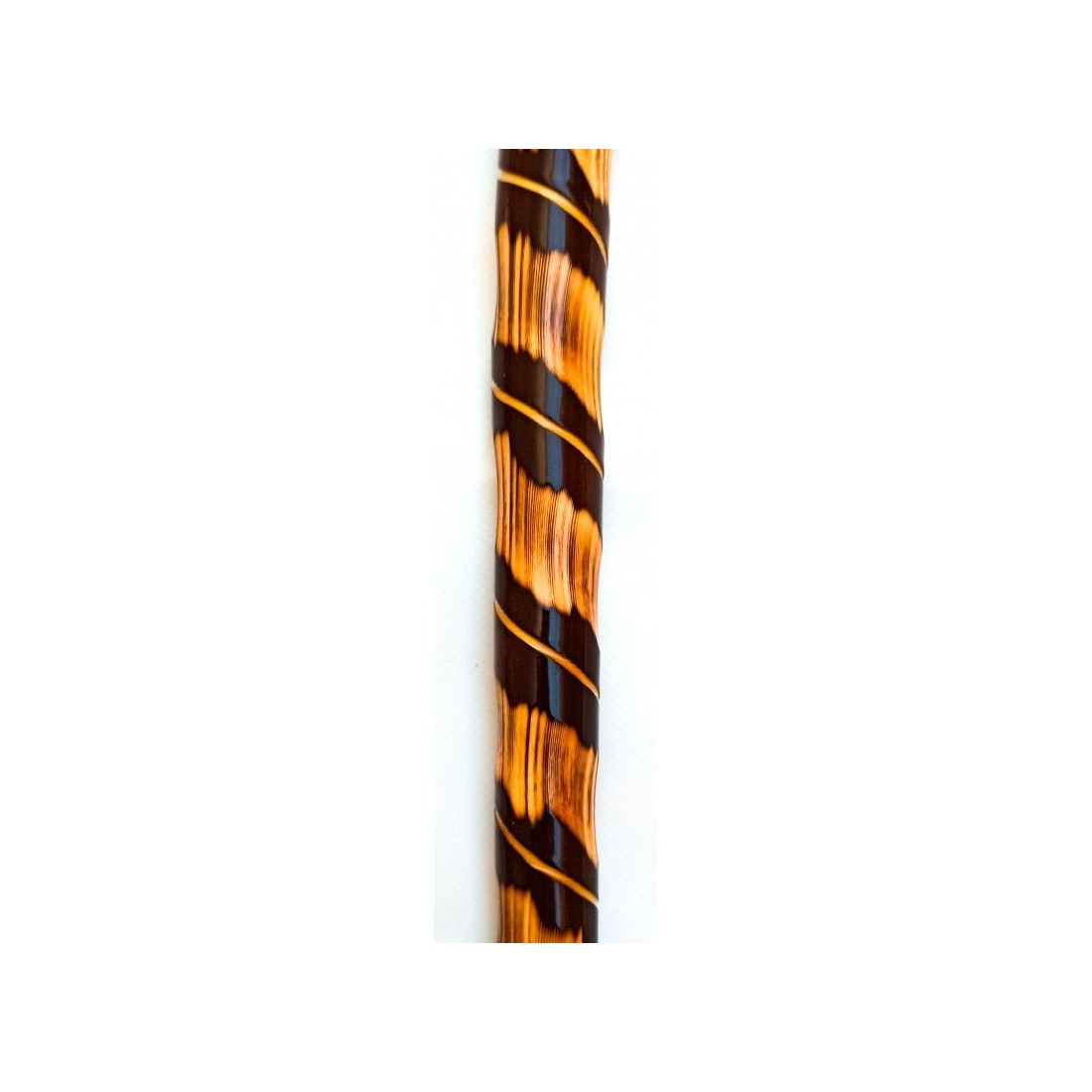 Bordón de madera tallado, color nogal, altura 150 cm
