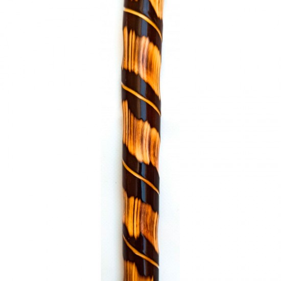 Bordón de madera tallado, color nogal, altura 150 cm