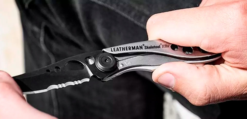 ▷ Leatherman Charge + Plata, Alicate Multiusos